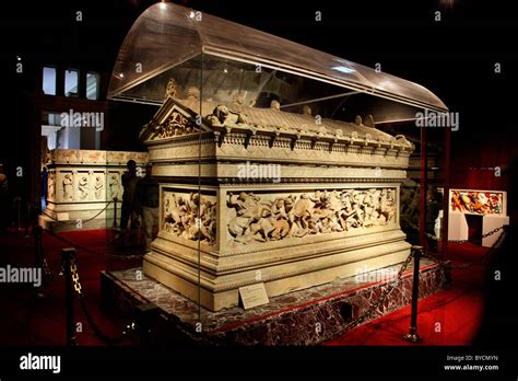 Le Sarcophage d'Alexandre: Un Récit En Pierre de la Gloire et du Désespoir !